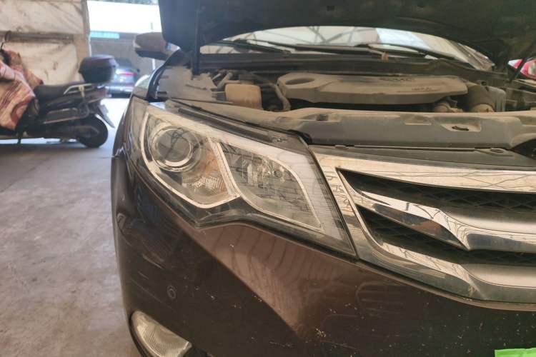 Used BYD Sirui 2013 1.5TID Automatic Prestige Model Right Front Headlight