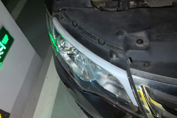 Used BYD Sirui 2013 1.5TID Automatic Prestige Model Right Front Headlight