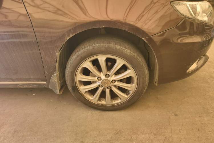 Used BYD Sirui 2013 1.5TID Automatic Prestige Model Right Front Wheel Hub