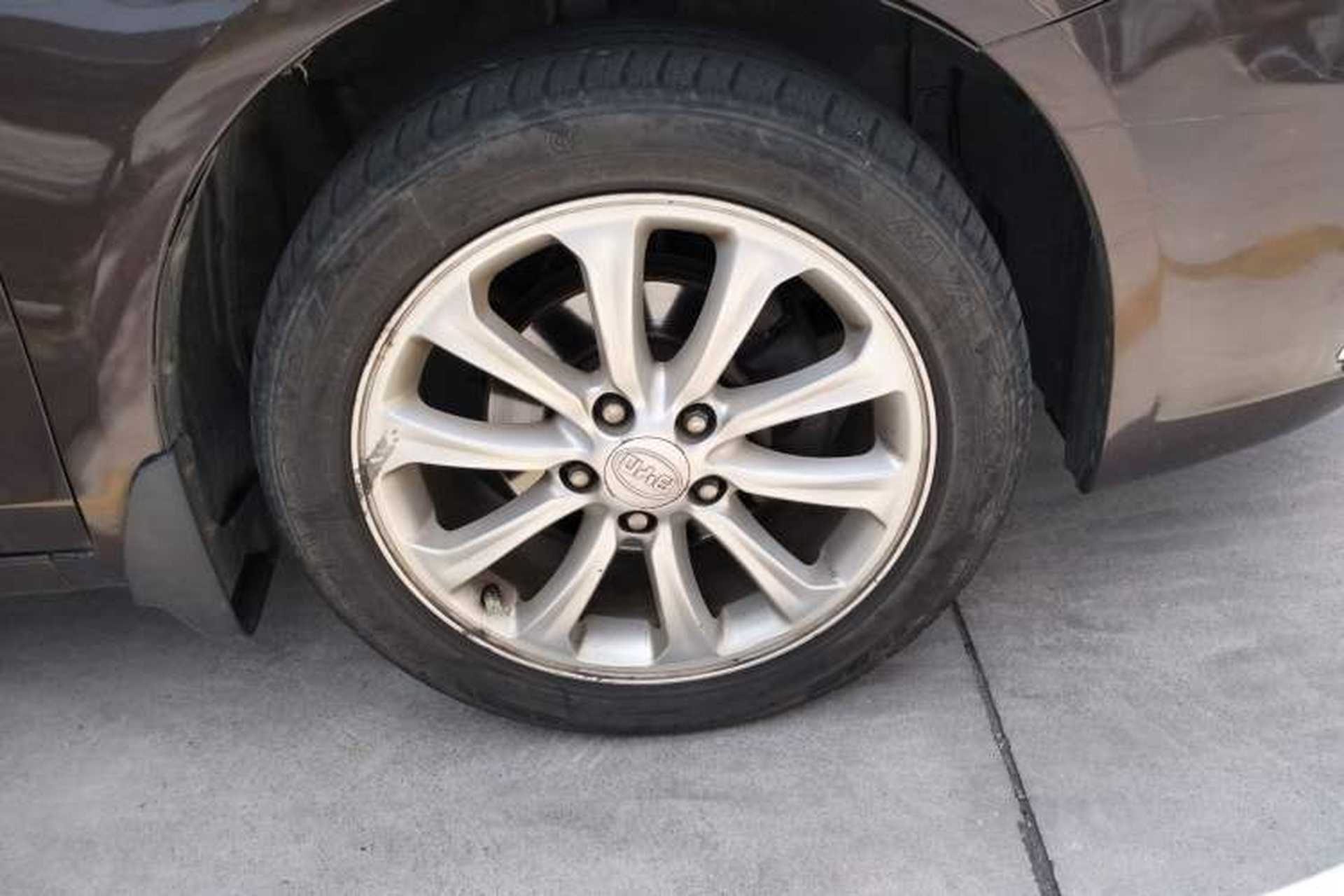 Used BYD Sirui 2013 1.5TI Manual Luxury Model Right Front Wheel Hub