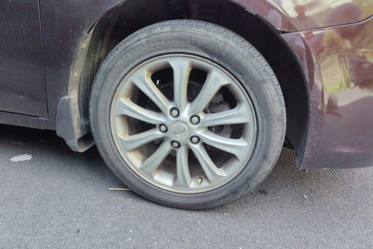 Used BYD Sirui 2013 1.5TID Automatic Prestige Model Right Front Wheel Hub