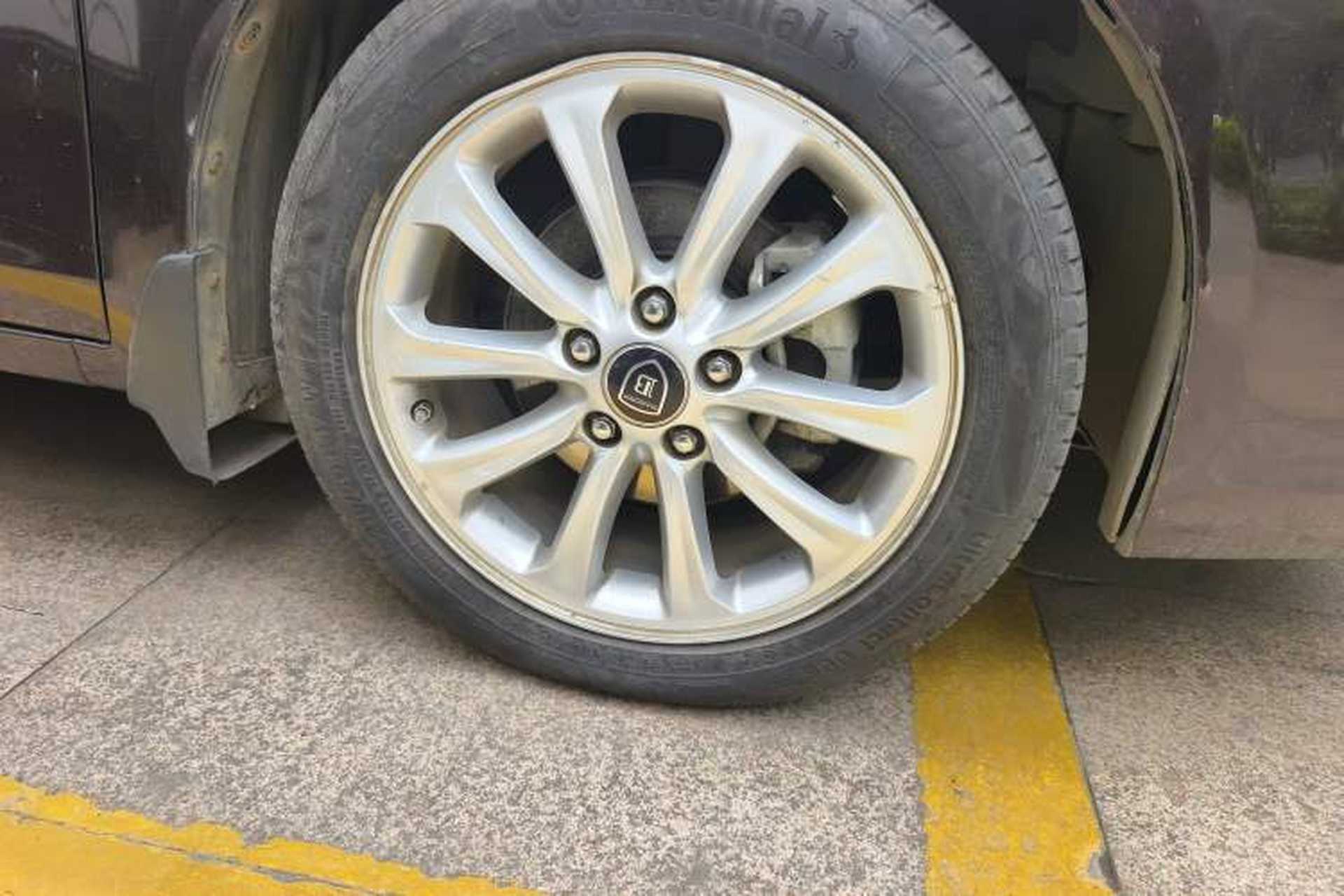 Used BYD Sirui 2013 1.5TI Manual Luxury Model Right Front Wheel Hub
