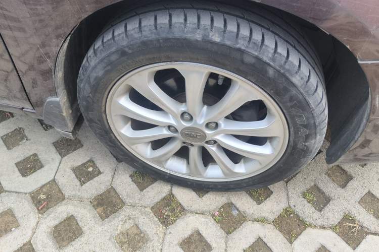 Used BYD Sirui 2013 1.5TI Manual Luxury Model Right Front Wheel Hub