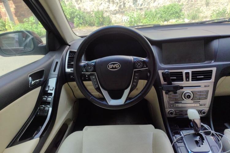 Used BYD Sirui 2013 1.5TID Automatic Prestige Model Steering Wheel
