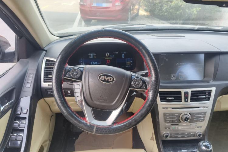 Used BYD Sirui 2013 1.5TI Manual Luxury Model Steering Wheel