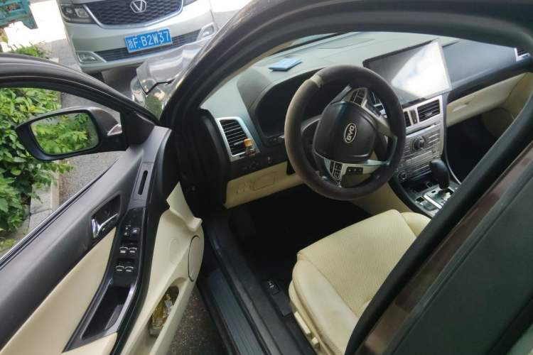 Used BYD Sirui 2013 1.5TID Automatic Prestige Model Driver Seat