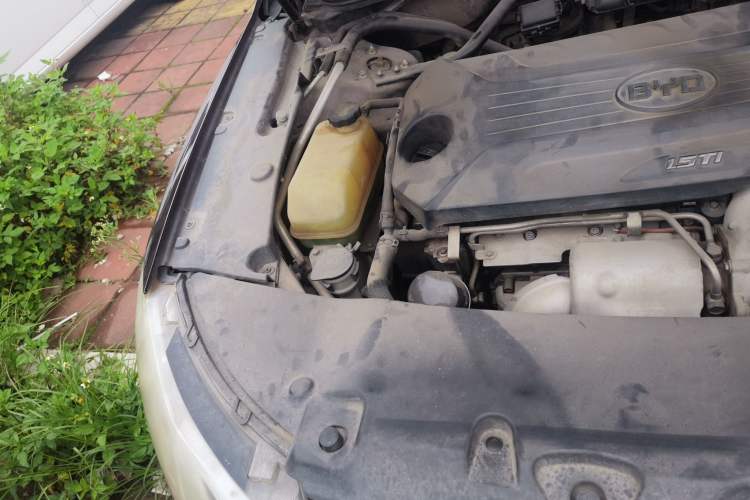 Used BYD Sirui 2013 1.5TID Automatic Prestige Model Engine Bay Right