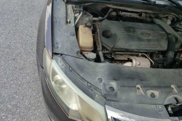 Used BYD Sirui 2013 1.5TID Automatic Prestige Model Engine Bay Right