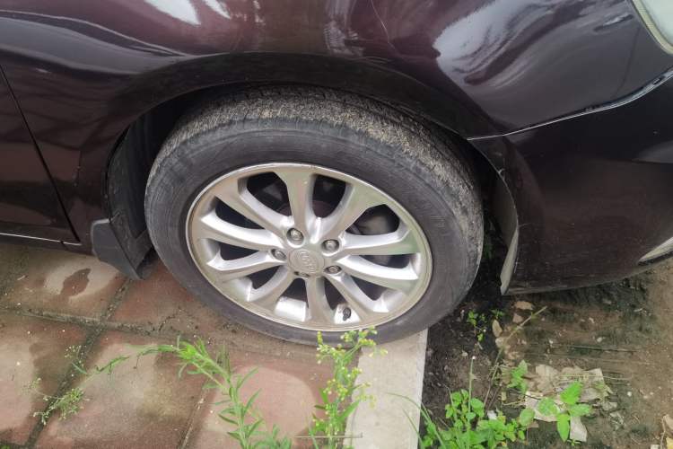 Used BYD Sirui 2013 1.5TID Automatic Prestige Model Right Front Wheel Hub