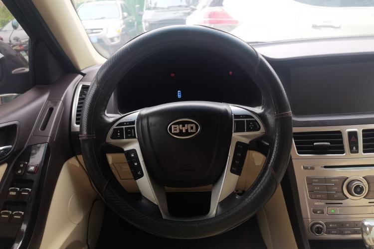 Used BYD Sirui 2013 1.5TID Automatic Prestige Model Steering Wheel