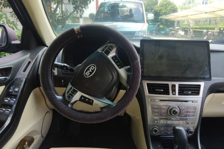 Used BYD Sirui 2013 1.5TID Automatic Prestige Model Steering Wheel