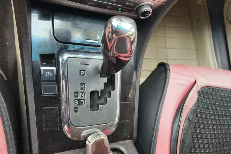 Used BYD Sirui 2013 1.5TID Automatic Prestige Model Gear Lever