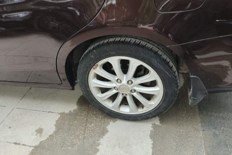 Used BYD Sirui 2013 1.5TID Automatic Prestige Model Left Rear Wheel Hub
