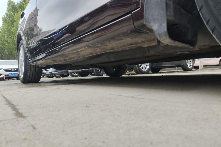 Used BYD Sirui 2013 1.5TID Automatic Prestige Model Right Side Sill