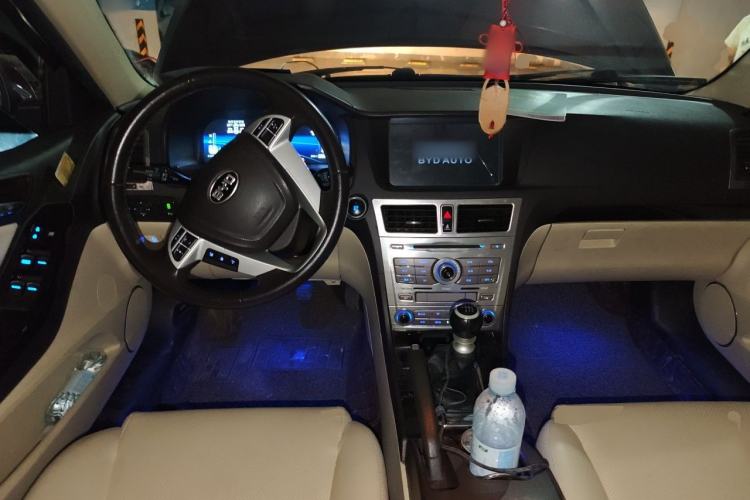 Used BYD Sirui 2013 1.5TI Manual Luxury Model Center Console