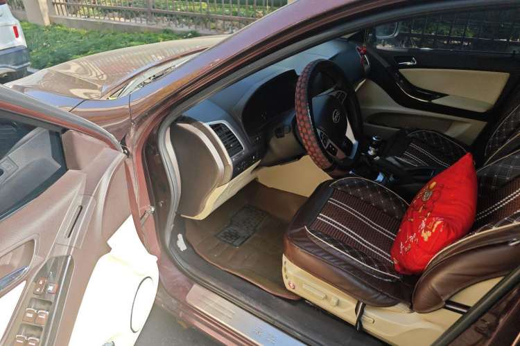 Used BYD Sirui 2013 1.5TI Manual Luxury Model Driver Seat