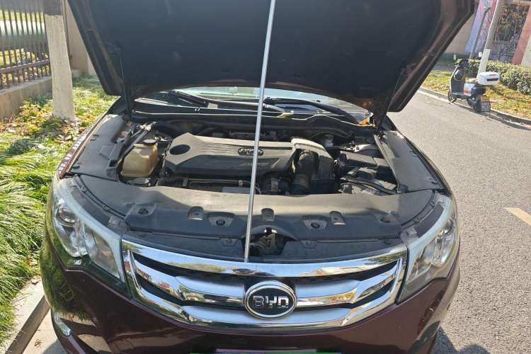 Used BYD Sirui 2013 1.5TI Manual Luxury Model Engine Bay