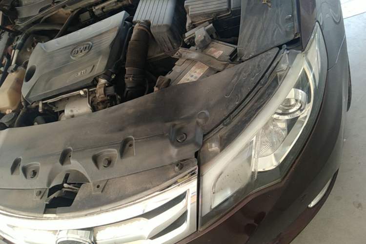 Used BYD Sirui 2013 1.5TI Manual Luxury Model Engine Bay Left