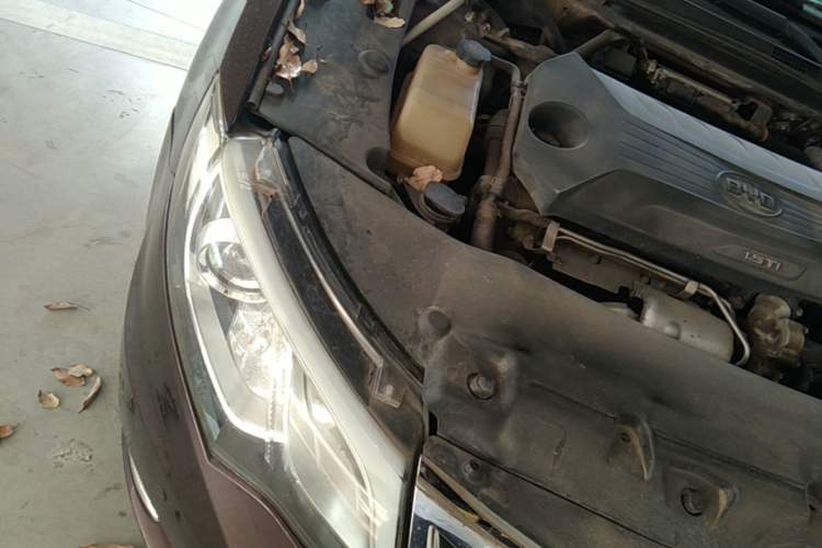 Used BYD Sirui 2013 1.5TI Manual Luxury Model Engine Bay Right