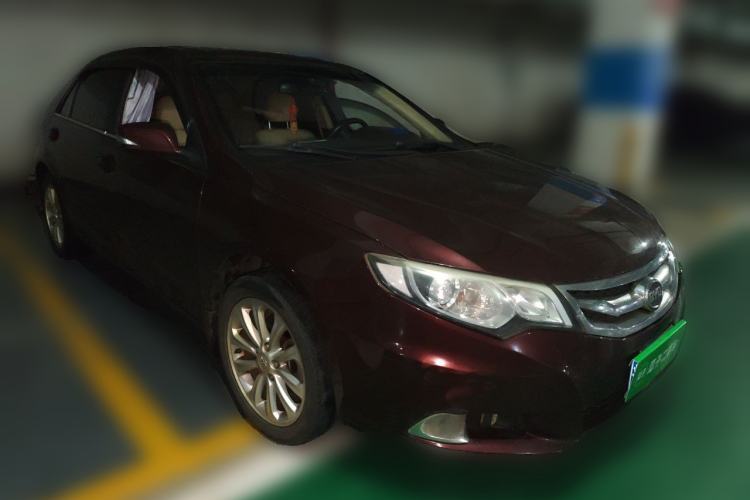 Used BYD Sirui 2013 1.5TI Manual Luxury Model Front Right 45 Deg