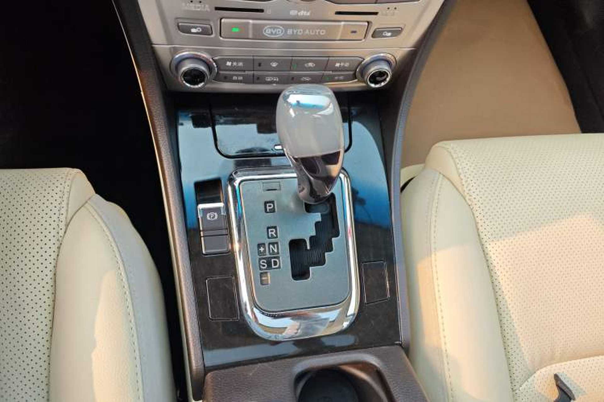 Used BYD Sirui 2013 1.5TID Automatic Prestige Model Gear Lever