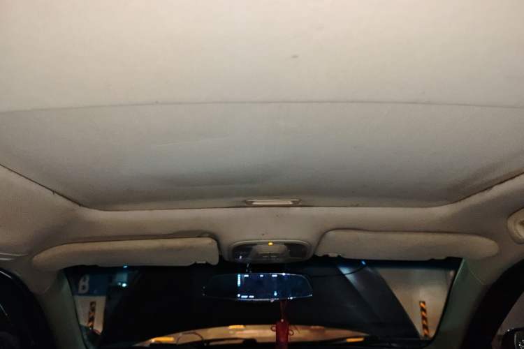 Used BYD Sirui 2013 1.5TI Manual Luxury Model Headliner