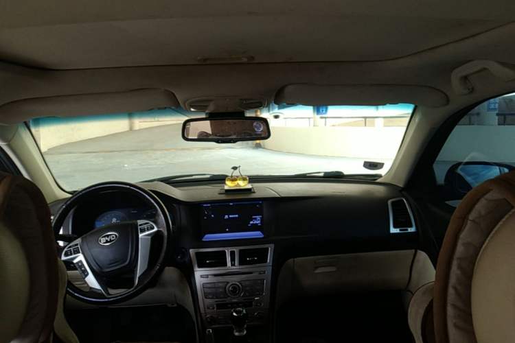 Used BYD Sirui 2013 1.5TI Manual Luxury Model Headliner