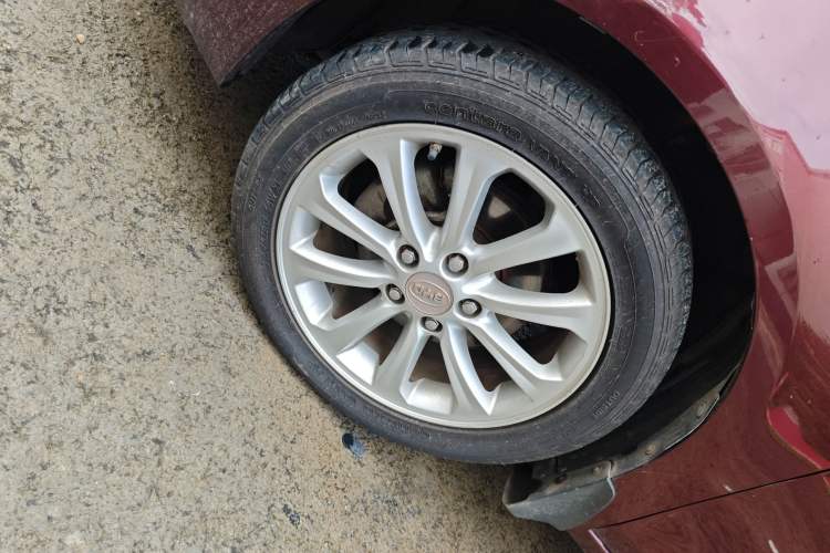 Used BYD Sirui 2013 1.5TID Automatic Prestige Model Left Front Wheel Hub