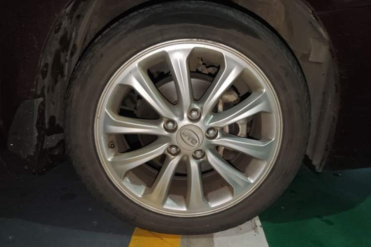 Used BYD Sirui 2013 1.5TI Manual Luxury Model Right Front Wheel Hub