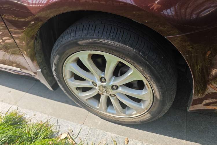 Used BYD Sirui 2013 1.5TI Manual Luxury Model Right Front Wheel Hub