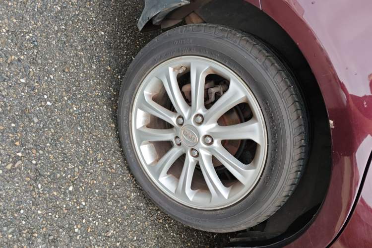 Used BYD Sirui 2013 1.5TID Automatic Prestige Model Right Rear Wheel Hub