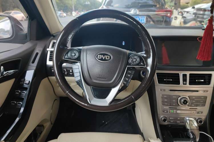 Used BYD Sirui 2013 1.5TID Automatic Prestige Model Steering Wheel