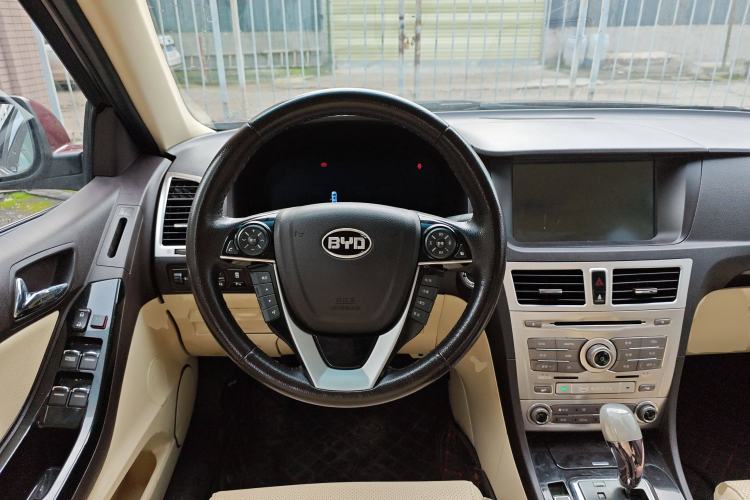 Used BYD Sirui 2013 1.5TID Automatic Prestige Model Steering Wheel
