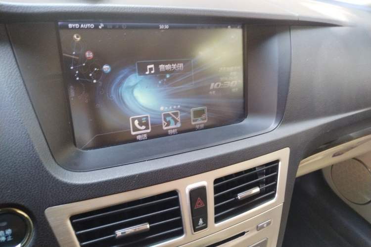 Used BYD Sirui 2013 1.5TID Automatic Prestige Model Audio And AC Panel