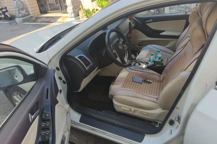 Used BYD Sirui 2013 1.5TID Automatic Prestige Model Driver Seat