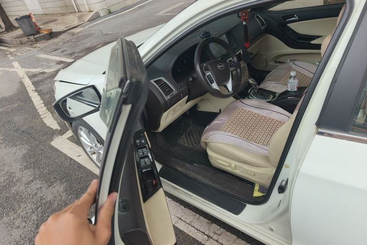 Used BYD Sirui 2013 1.5TID Automatic Prestige Model Driver Seat