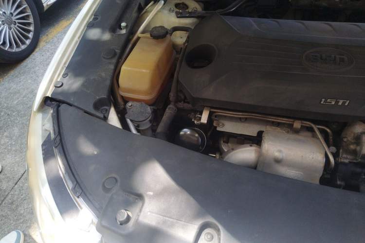 Used BYD Sirui 2013 1.5TID Automatic Prestige Model Engine Bay Right