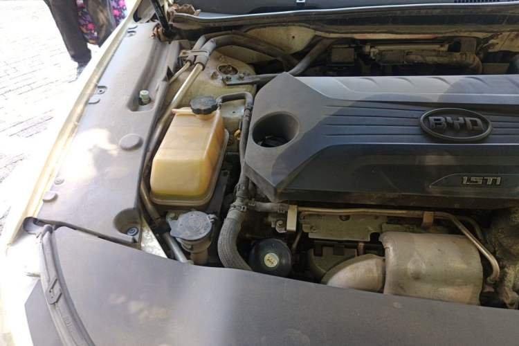 Used BYD Sirui 2013 1.5TI Manual Luxury Model Engine Bay Right