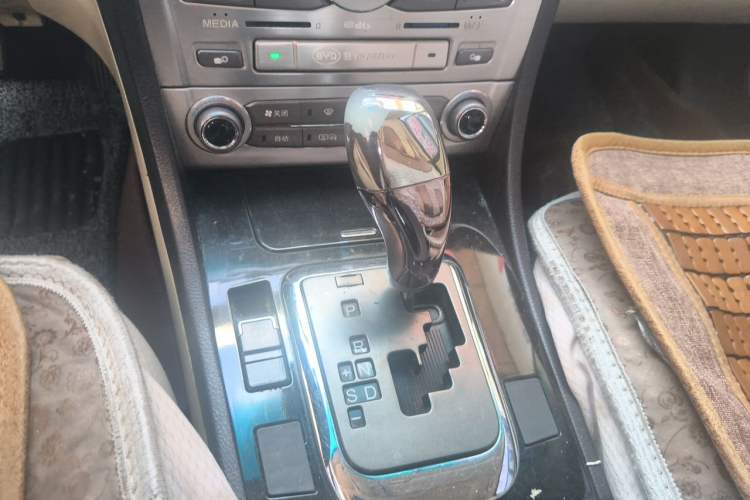 Used BYD Sirui 2013 1.5TID Automatic Prestige Model Gear Lever