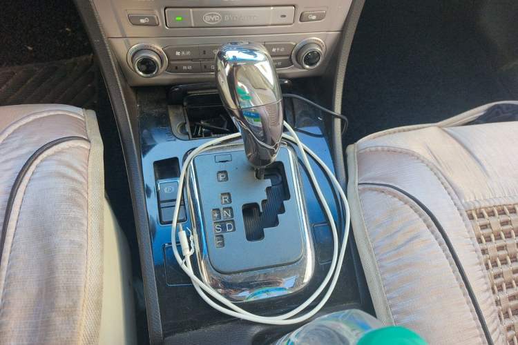 Used BYD Sirui 2013 1.5TID Automatic Prestige Model Gear Lever