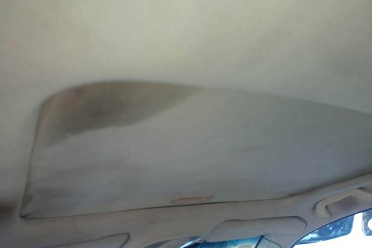 Used BYD Sirui 2013 1.5TI Manual Luxury Model Headliner