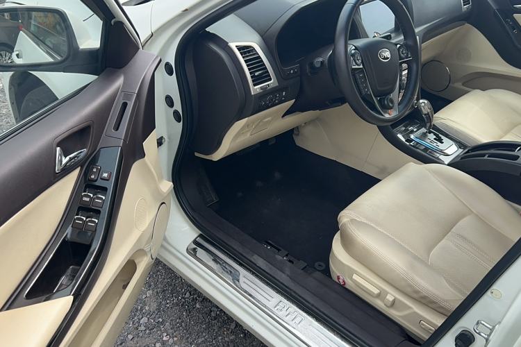 Used BYD Sirui 2013 1.5TID Automatic Prestige Model Interior 2