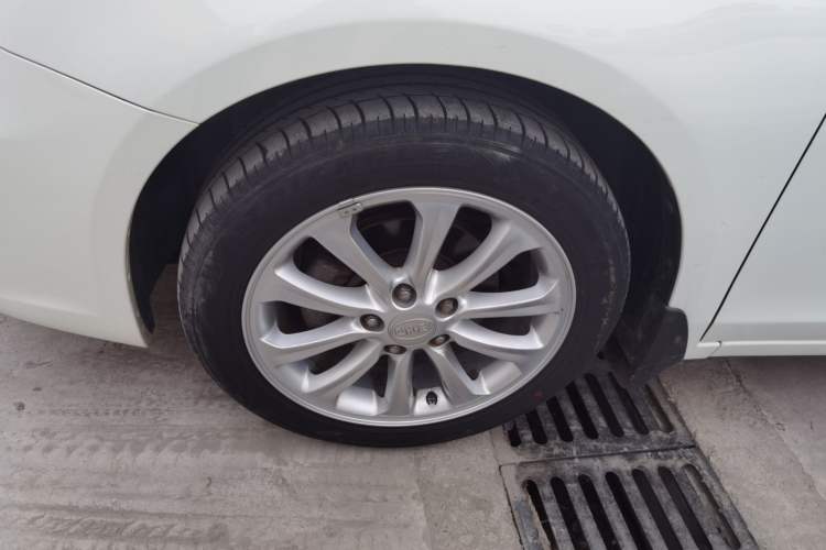 Used BYD Sirui 2013 1.5TID Automatic Prestige Model Left Front Wheel Hub