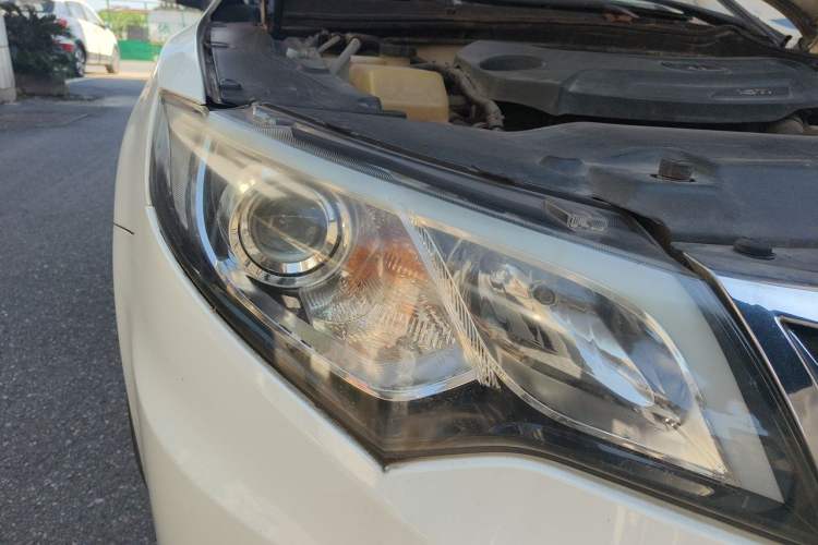 Used BYD Sirui 2013 1.5TID Automatic Prestige Model Right Front Headlight