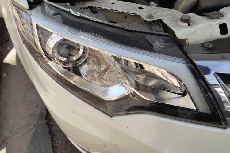Used BYD Sirui 2013 1.5TID Automatic Prestige Model Right Front Headlight