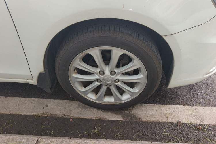 Used BYD Sirui 2013 1.5TID Automatic Prestige Model Right Front Wheel Hub