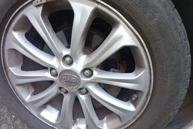 Used BYD Sirui 2013 1.5TI Manual Luxury Model Right Front Wheel Hub