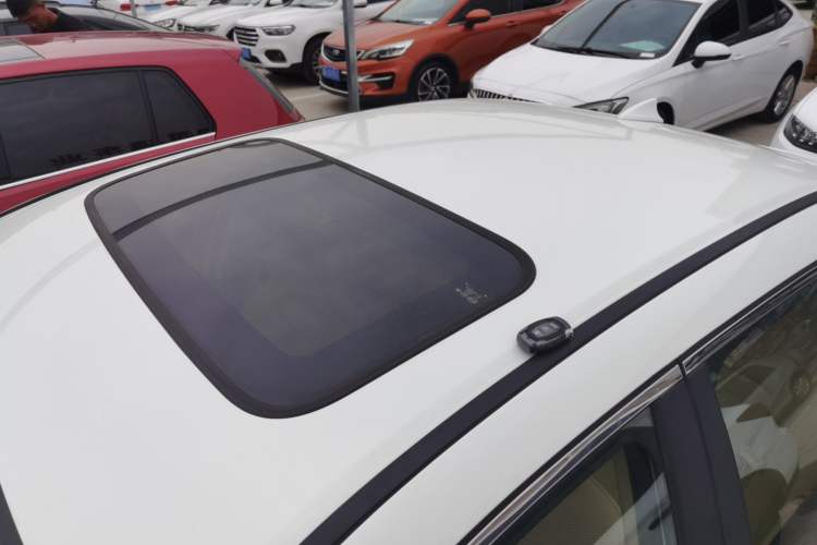 Used BYD Sirui 2013 1.5TID Automatic Prestige Model Roof