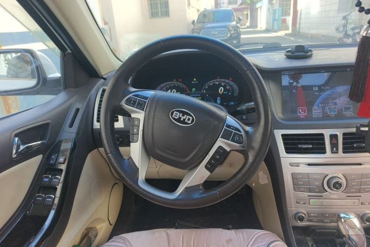 Used BYD Sirui 2013 1.5TID Automatic Prestige Model Steering Wheel