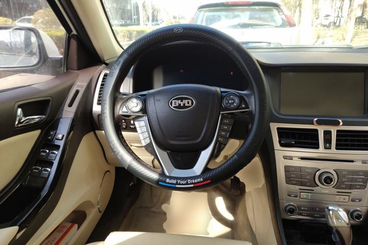 Used BYD Sirui 2013 1.5TID Automatic Prestige Model Steering Wheel